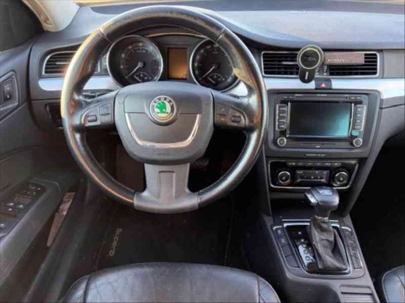 Škoda Octavia 3,6   V6 L&K DSG DPH F1 4X4 - foto 11