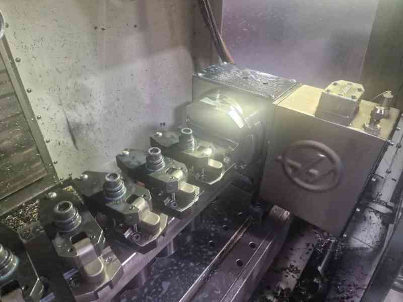 HAAS VF-2 CNC obráběcí centrum + 4. osa HRT-160 | 2010 - foto 7