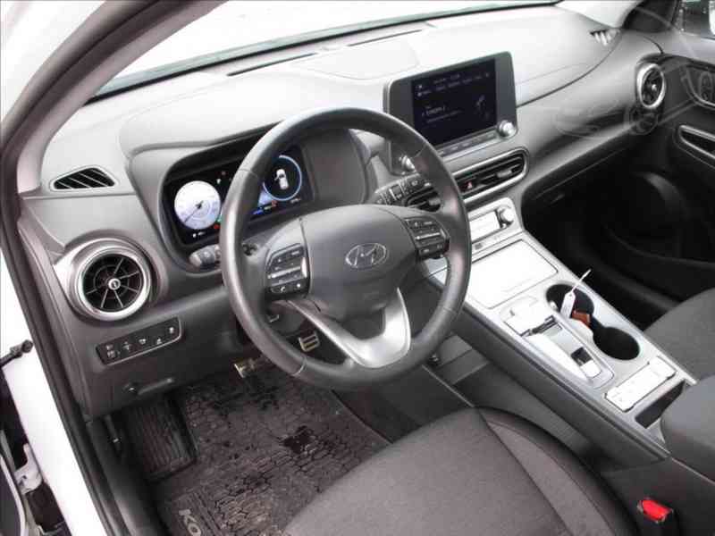 Hyundai Kona 0,0 64kWh SoH 100% - DPH - foto 8