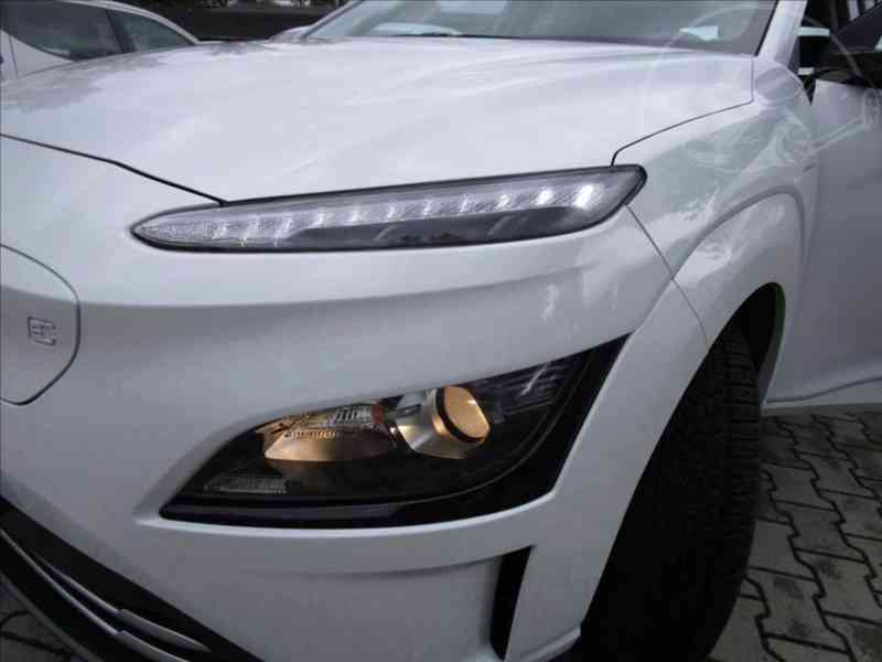 Hyundai Kona 0,0 64kWh SoH 100% - DPH - foto 17