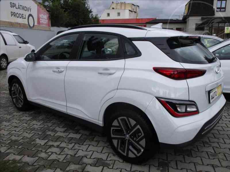 Hyundai Kona 0,0 64kWh SoH 100% - DPH - foto 4