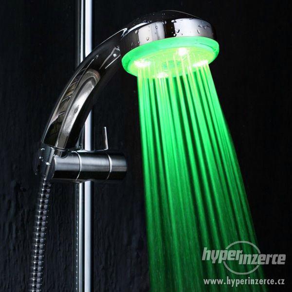 Svítící LED sprcha. Obarví vodu podle její teploty! - foto 5