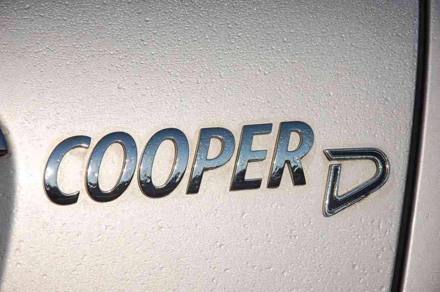 MINI Cooper 1,6D,  najeto jen 92.000km !!!, vynikající stav - foto 31