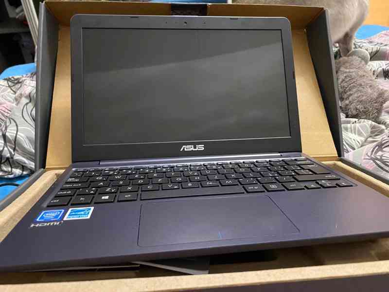 Prodám notebook Asus Vivobook E12 - foto 4