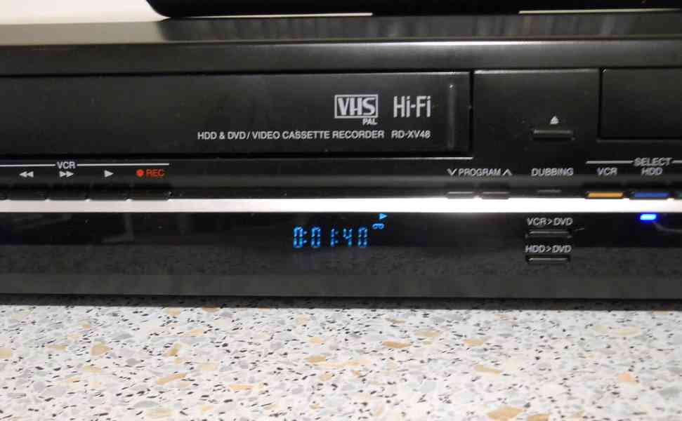 ⚠️ VHS-HDD-DVD rekordér Toshiba RD-XV48 - foto 4