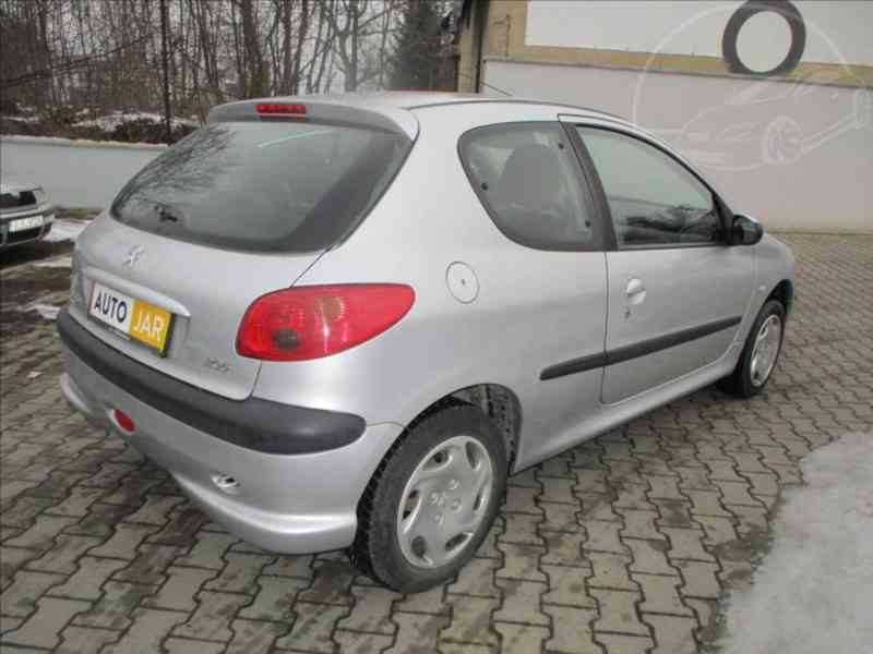 Peugeot 206 1,1 i KLIMA - foto 4