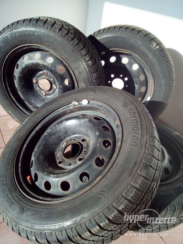Zimní pneumatiky 175/65 R14 včetně disků - foto 1