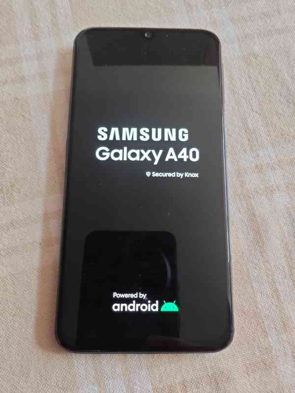 Samsung Galaxy A40 4/64GB - foto 2