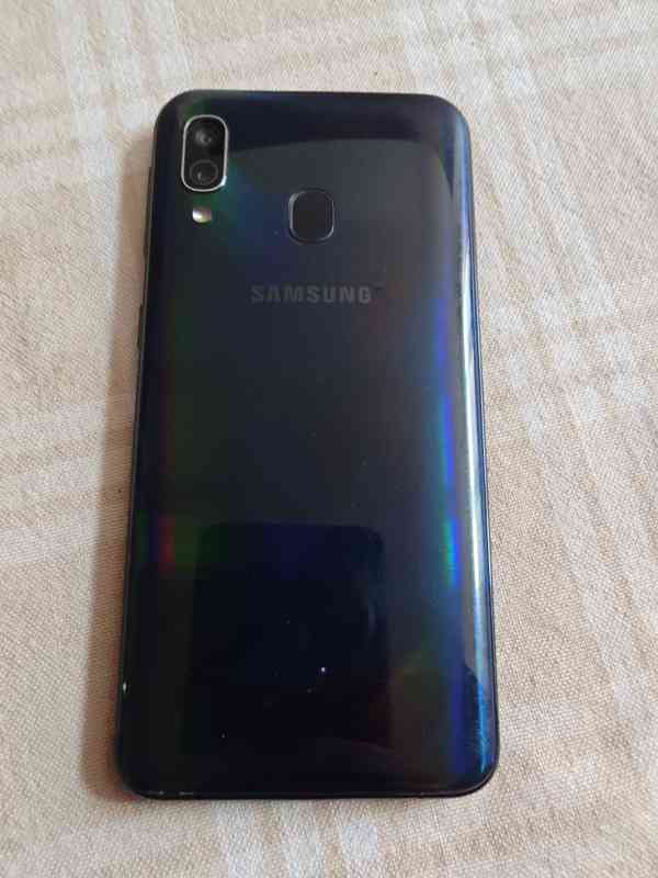 Samsung Galaxy A40 4/64GB - foto 4