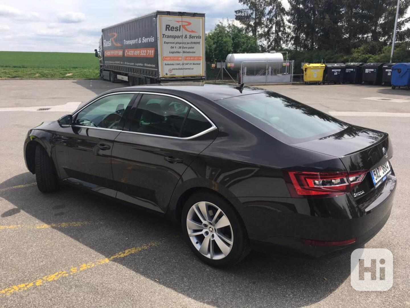 Škoda Superb - foto 1