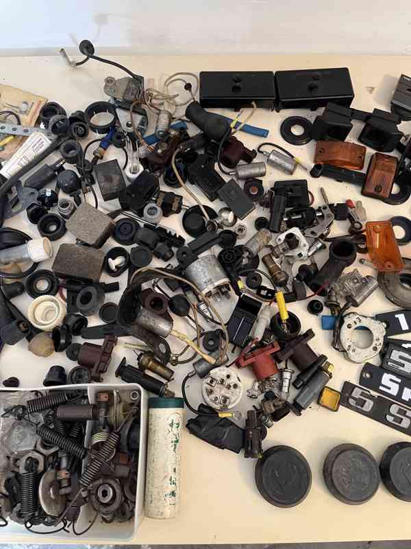 Drobnosti a ostatní na Škoda 105-130 - foto 6