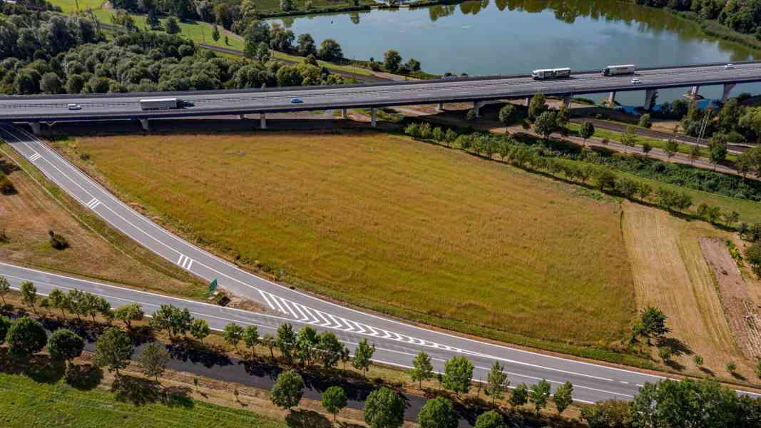 Stavební pozemek / komerční Bělotín - foto 8