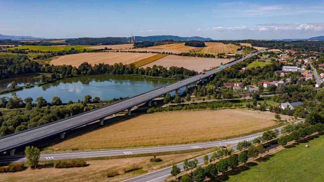 Stavební pozemek / komerční Bělotín - foto 2