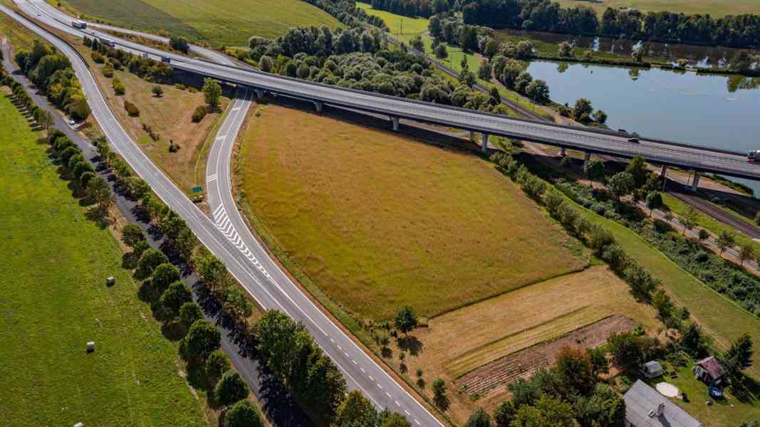 Stavební pozemek / komerční Bělotín - foto 9