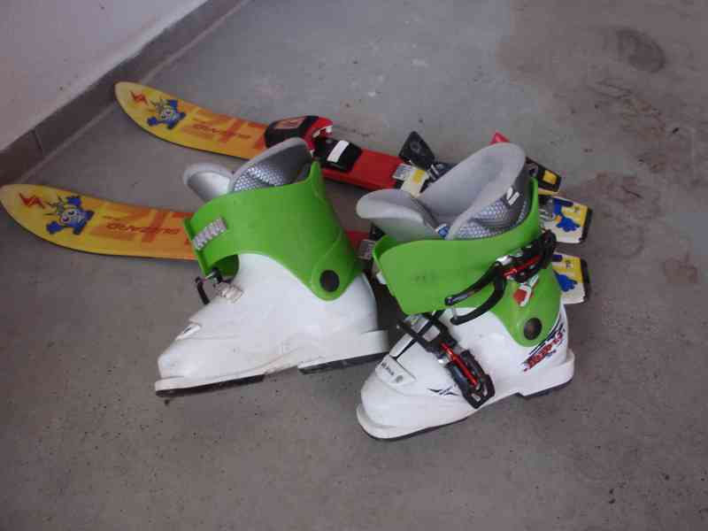 dětské lyže a boty - foto 2