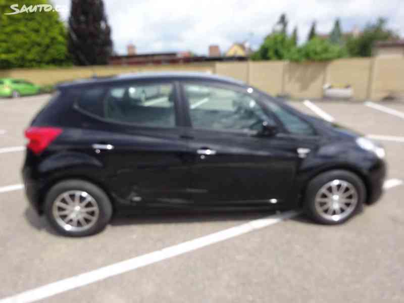 Hyundai ix 20 1.6i r.v.2013 (91 kw) 1.Majitel (57 000 km) - foto 3