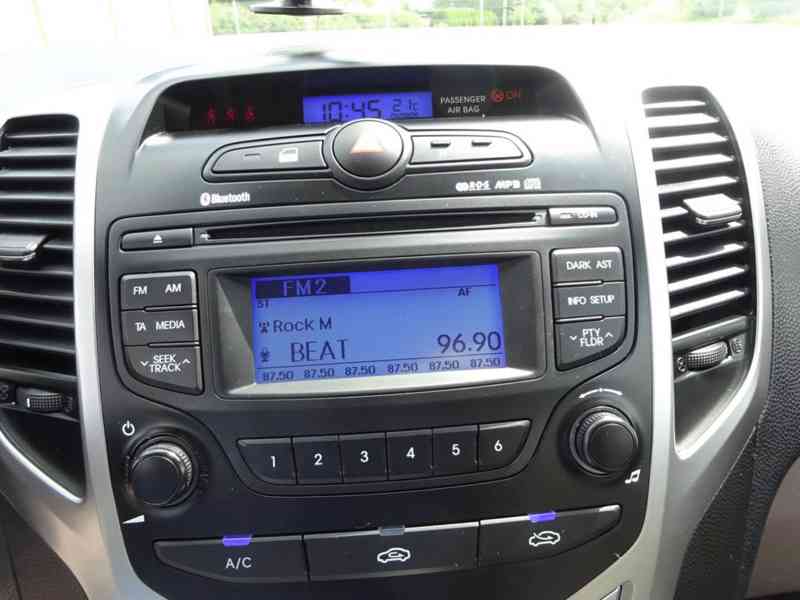 Hyundai ix 20 1.6i r.v.2013 (91 kw) 1.Majitel (57 000 km) - foto 11