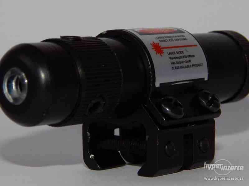 Červený laser na zbraně, na dražky 11mm - foto 1