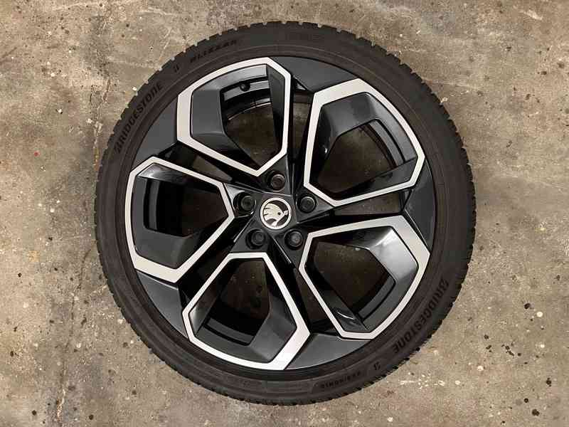 Octavia - originál komplet zimní kola.Jako nové.8mm.Přivezu - foto 6