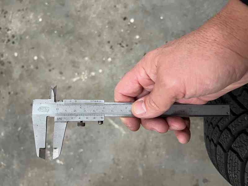 Octavia - originál komplet zimní kola.Jako nové.8mm.Přivezu - foto 3