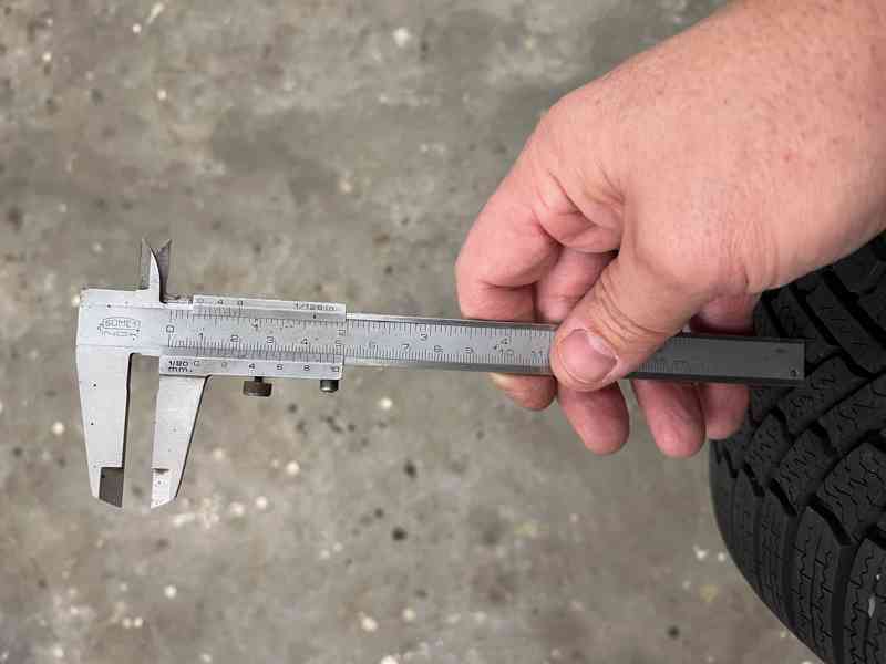 Octavia - originál komplet zimní kola.Jako nové.8mm.Přivezu - foto 4