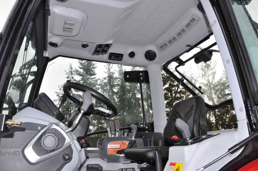 Prodam traktor HANWO HWB 604C.Traktor 65 koni 48kW. - foto 11