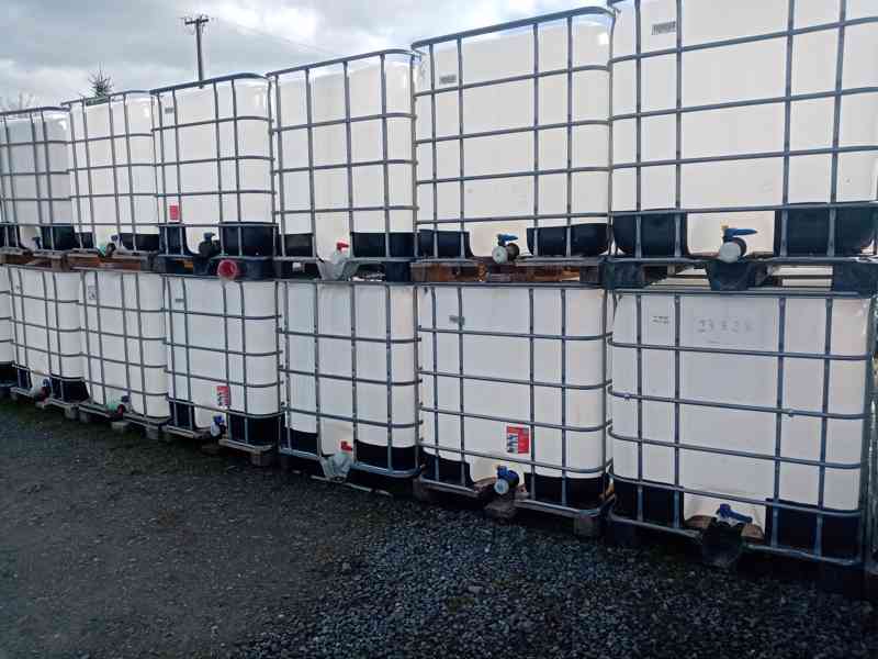 IBC nádrže kontejnery 1000 litrů černé, bílé  - foto 2