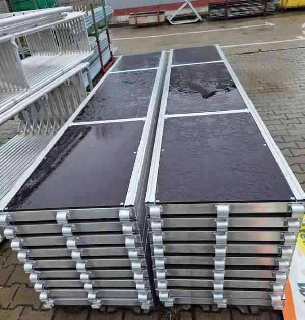 Lešení Baumann 400m2 - foto 3