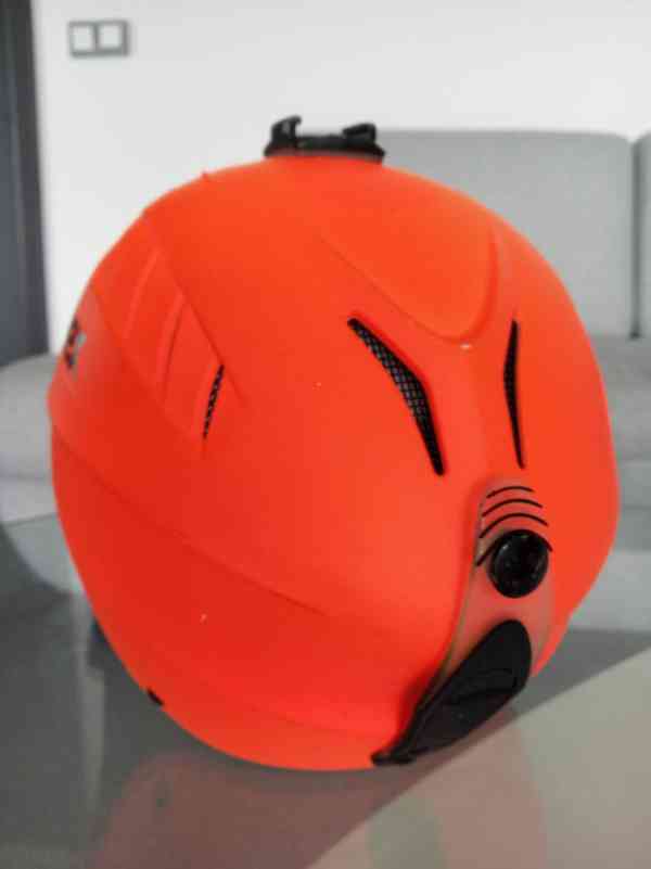 Dětská lyžařská helma Uvex, vel. 52-55 - foto 3