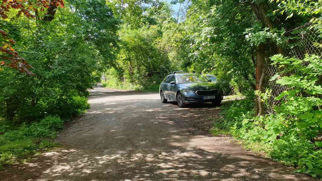 Pronájem slunné rovinaté zahrady Brno Lesná, 200m2, příjezd. - foto 5