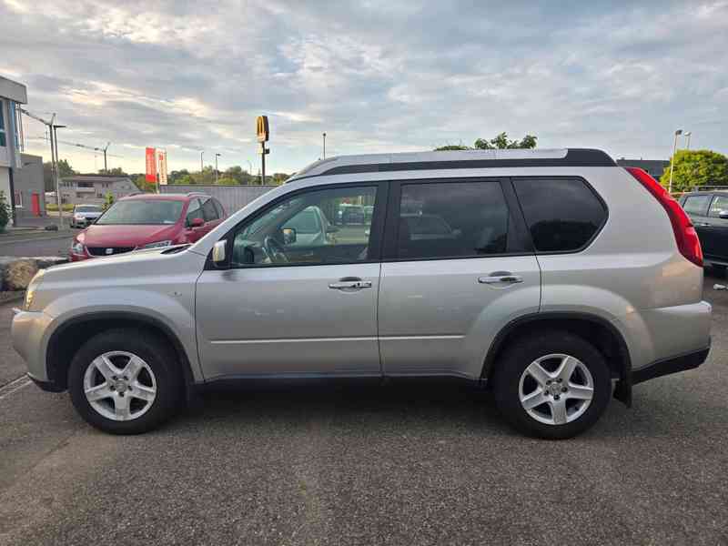 Nissan X-Trail 2,5i LE 4X4 Aut. benzín 124kw - foto 9