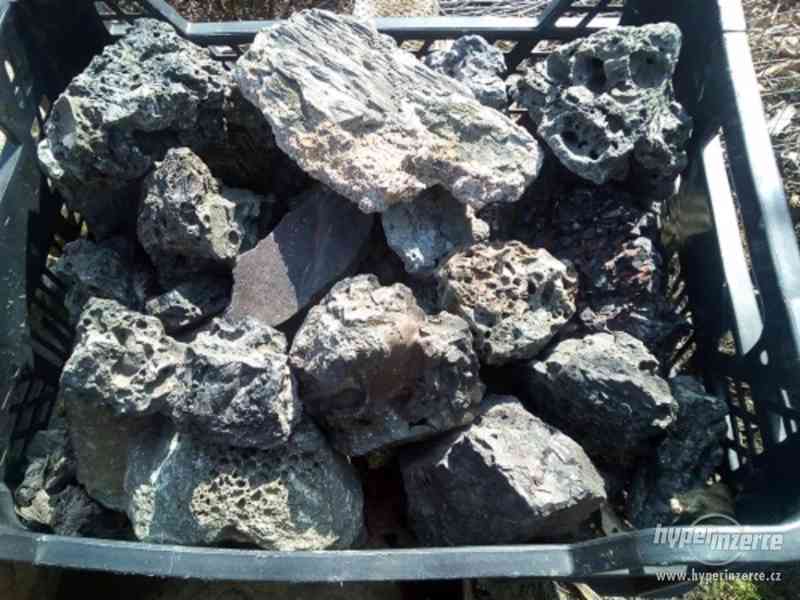 Lávové kameny do skalek a okrasných mís - foto 6