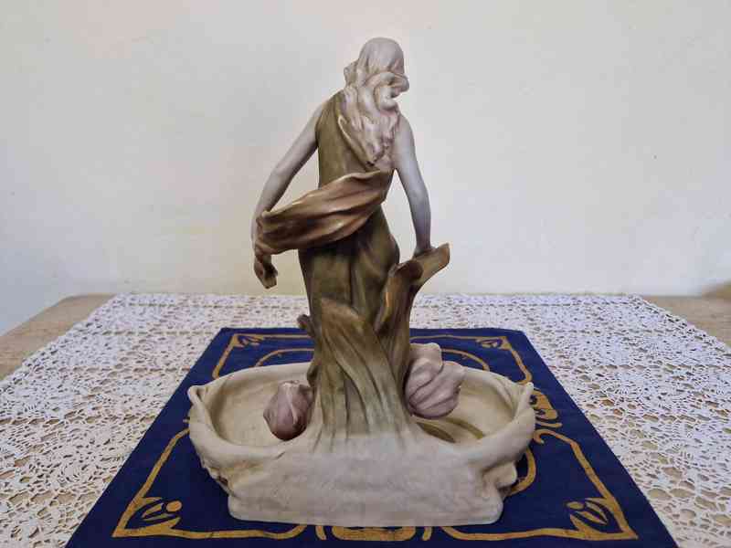 Krásná secesní porcelánová plastika Dívka Akt Royal Dux - foto 7