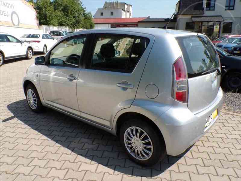 Daihatsu Sirion 1,0 i - foto 4