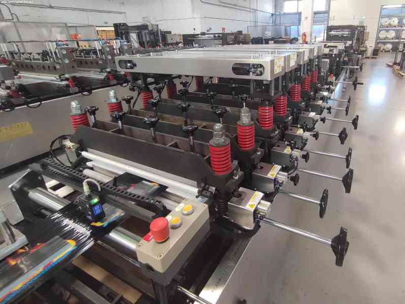 Stroj na výrobu plastových sáčků ZHOUTAI AMD 600-H-LMSC - foto 3