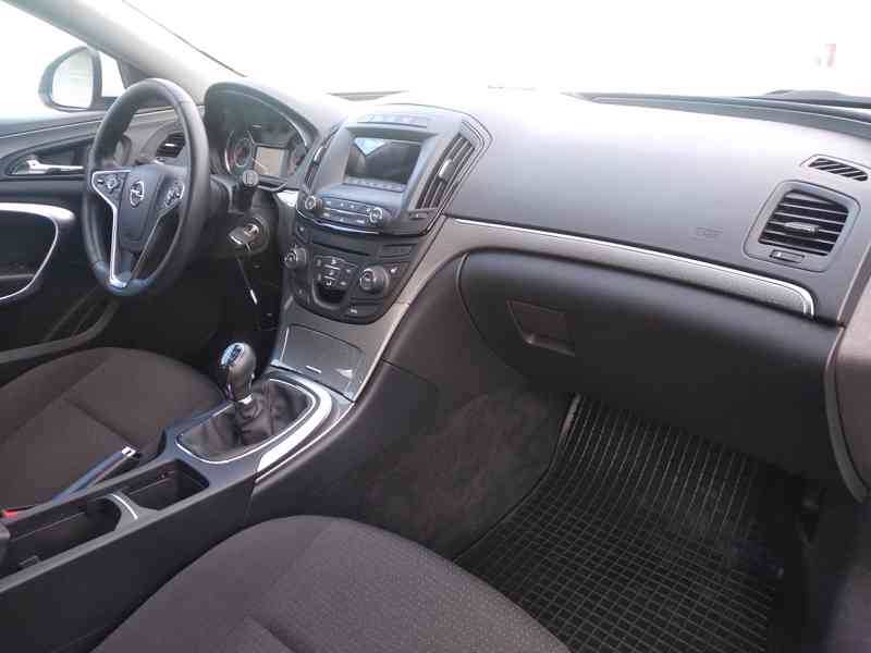 Opel Insignia ST 2.0cdti 103 Kw,ČR,nehavar,nelak,garážován - foto 12