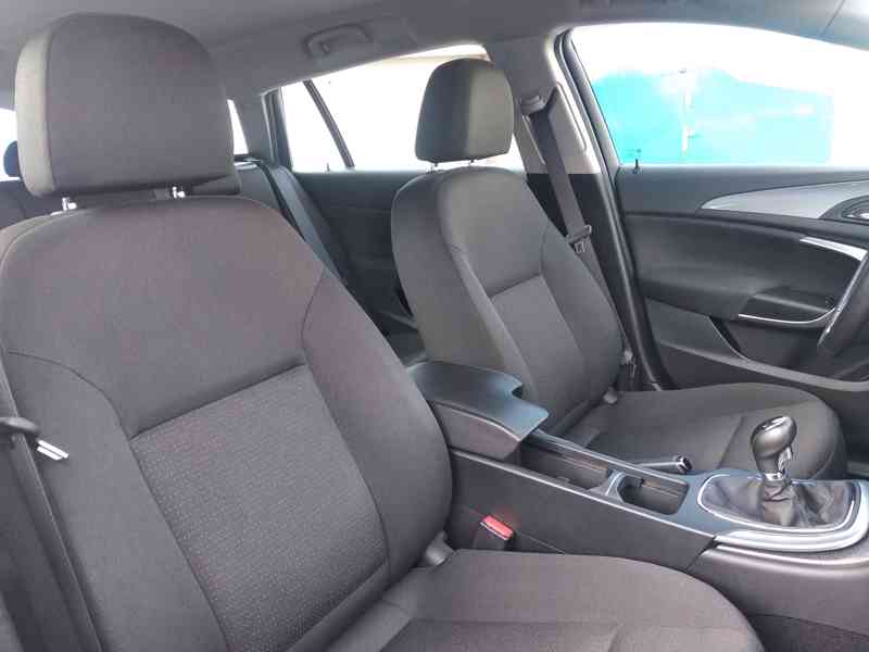 Opel Insignia ST 2.0cdti 103 Kw,ČR,nehavar,nelak,garážován - foto 14