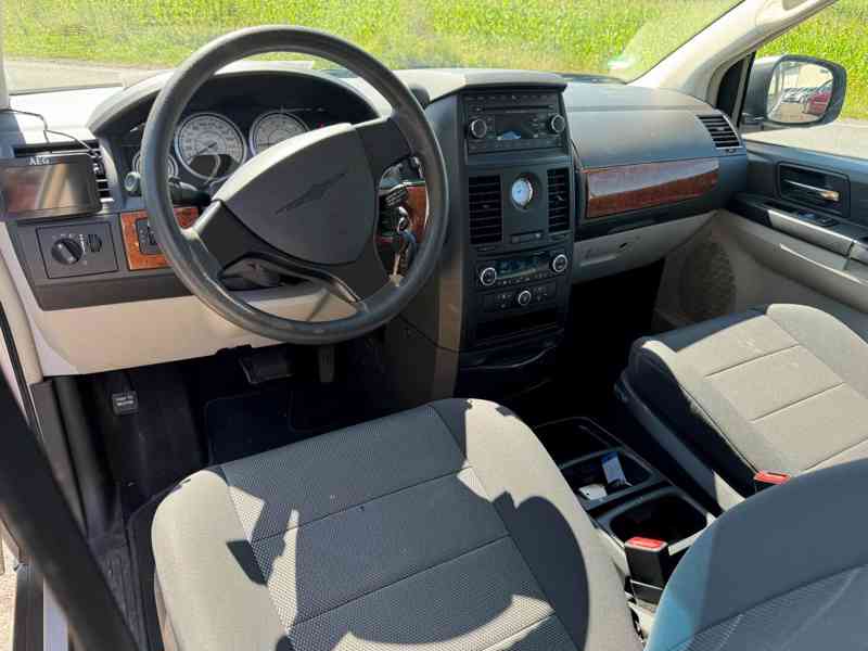 Chrysler Grand Voyager RT 3.8 EU 2009 - foto 12