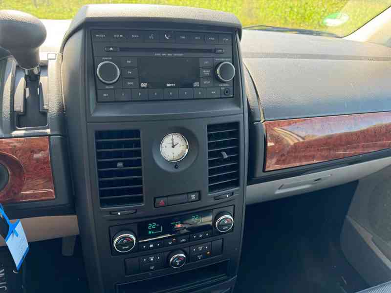 Chrysler Grand Voyager RT 3.8 EU 2009 - foto 14