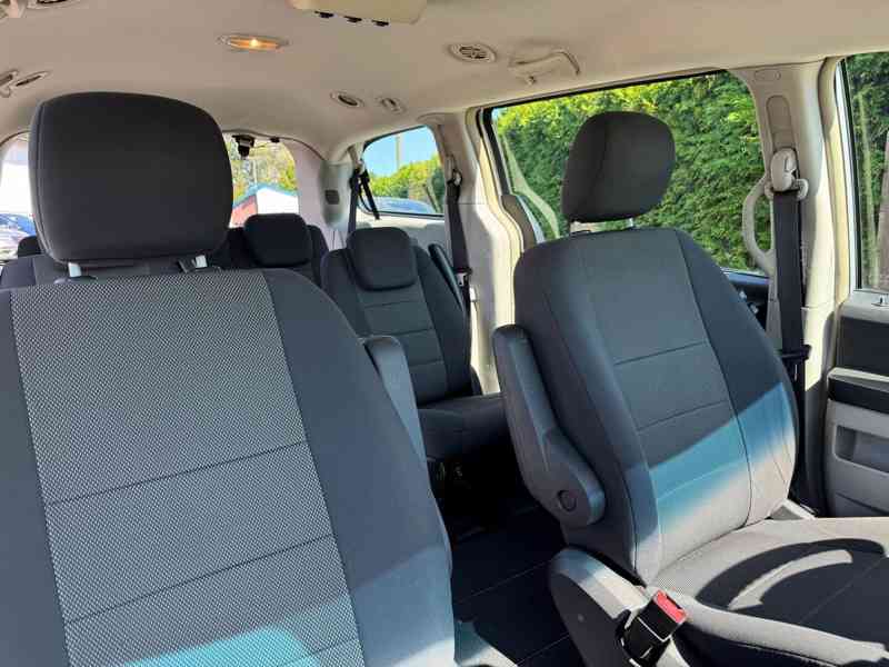 Chrysler Grand Voyager RT 3.8 EU 2009 - foto 9