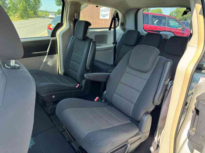 Chrysler Grand Voyager RT 3.8 EU 2009 - foto 11