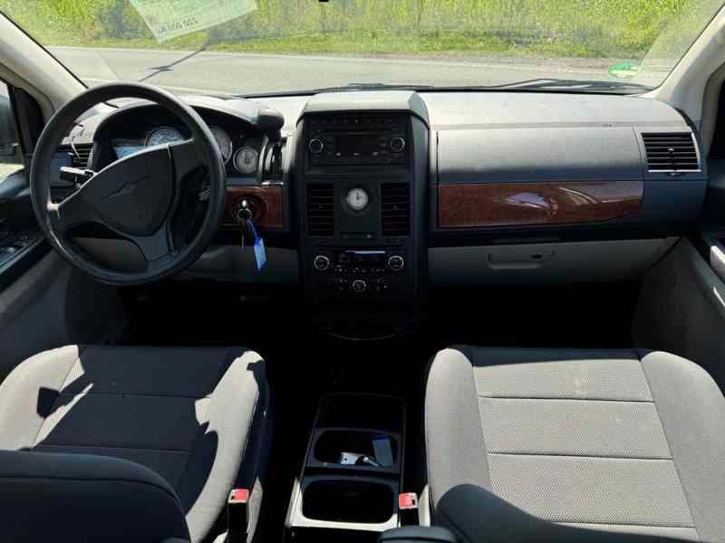 Chrysler Grand Voyager RT 3.8 EU 2009 - foto 10
