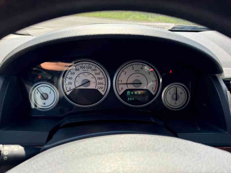 Chrysler Grand Voyager RT 3.8 EU 2009 - foto 13