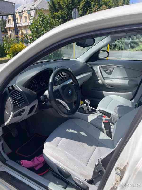 BMW Řada 1 2,0   120d e87 130kw bílý hatchback - foto 3