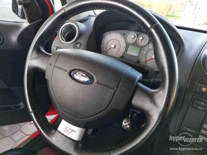 Ford Fiesta 150ST, žádný tuning, auto po ženě, nová cena - foto 11