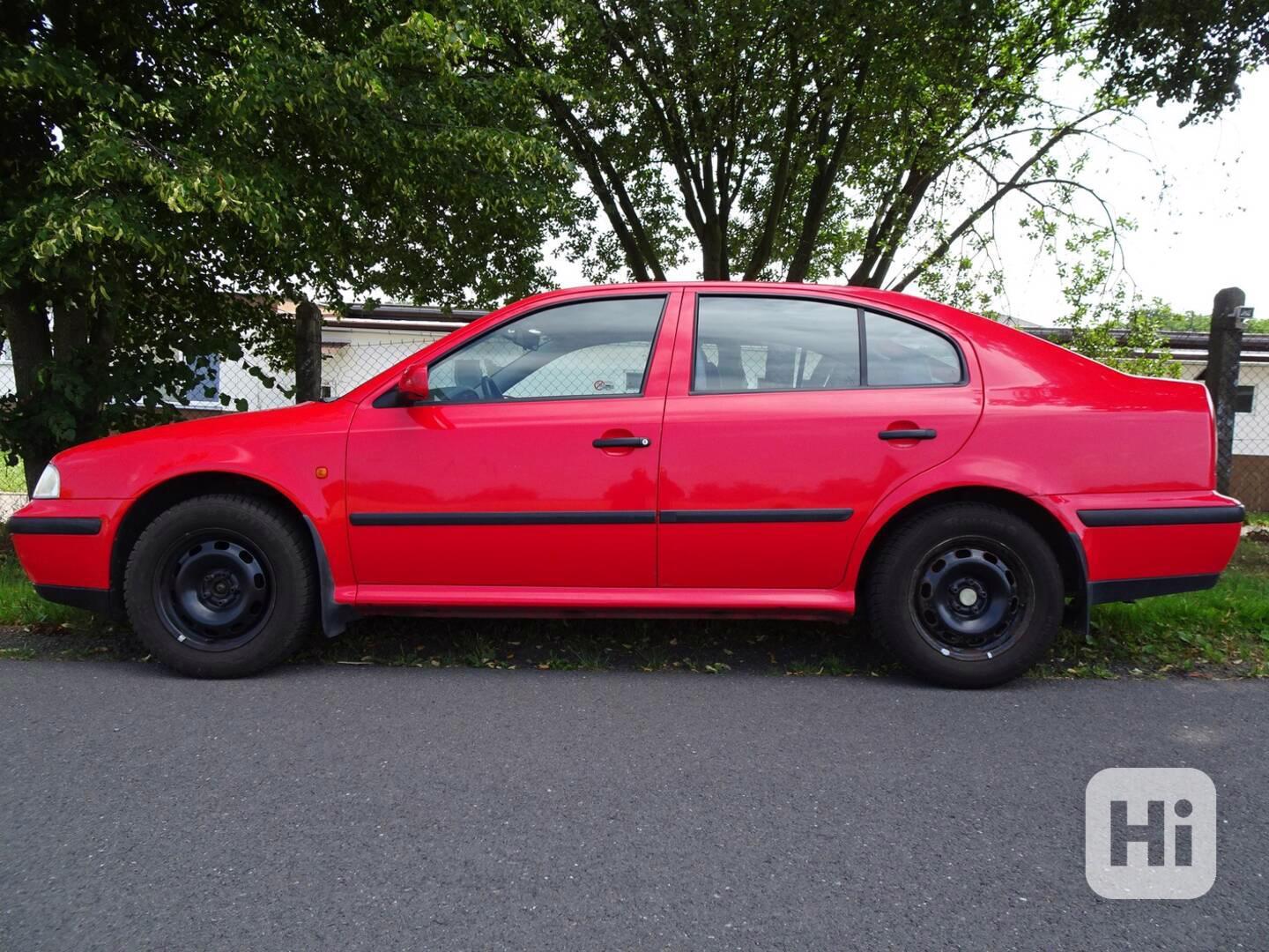 Škoda Octavia 1.6 GLXi 74kW - foto 1
