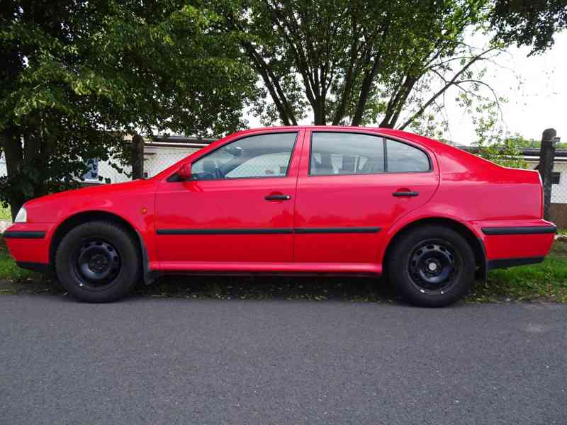 Škoda Octavia 1.6 GLXi 74kW - foto 1