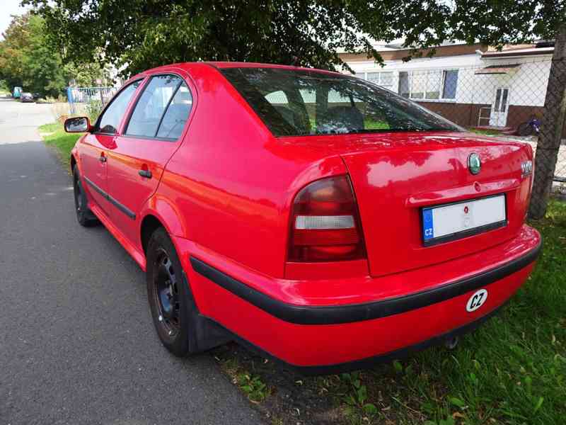 Škoda Octavia 1.6 GLXi 74kW - foto 5