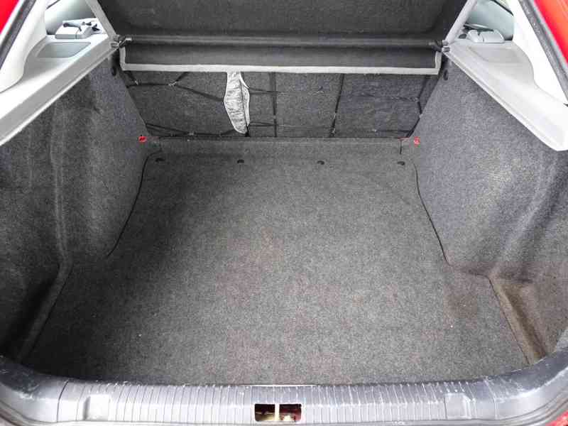 Škoda Octavia 1.6 GLXi 74kW - foto 8