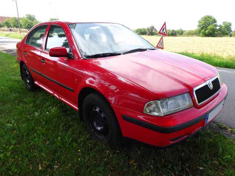 Škoda Octavia 1.6 GLXi 74kW - foto 6